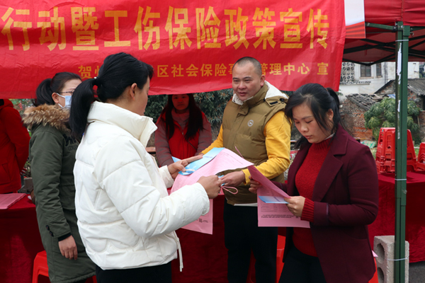 招聘會現(xiàn)場。