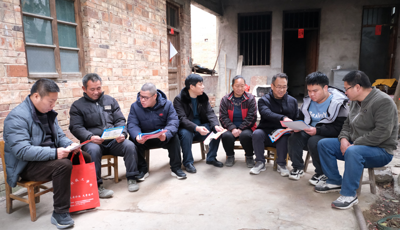 入戶宣傳政策和推送就業(yè)崗位。