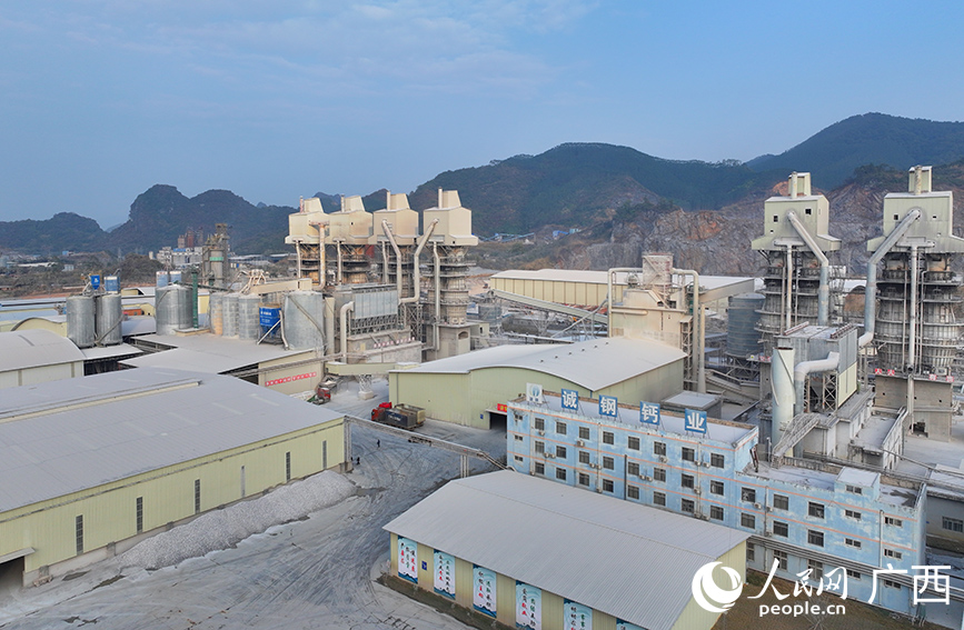 興業(yè)誠鋼鈣業(yè)綜合利用有限公司廠區(qū)一角。人民網 付華周攝