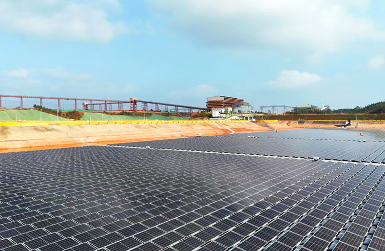 水上漂浮式光伏電站。廣西華昇供圖