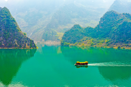 浩坤湖游船畫(huà)中游