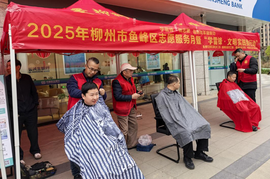 志愿服務活動現(xiàn)場。梁虹攝