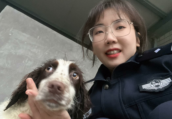 鄒敏經(jīng)常鼓勵(lì)安慰“番喜” 。