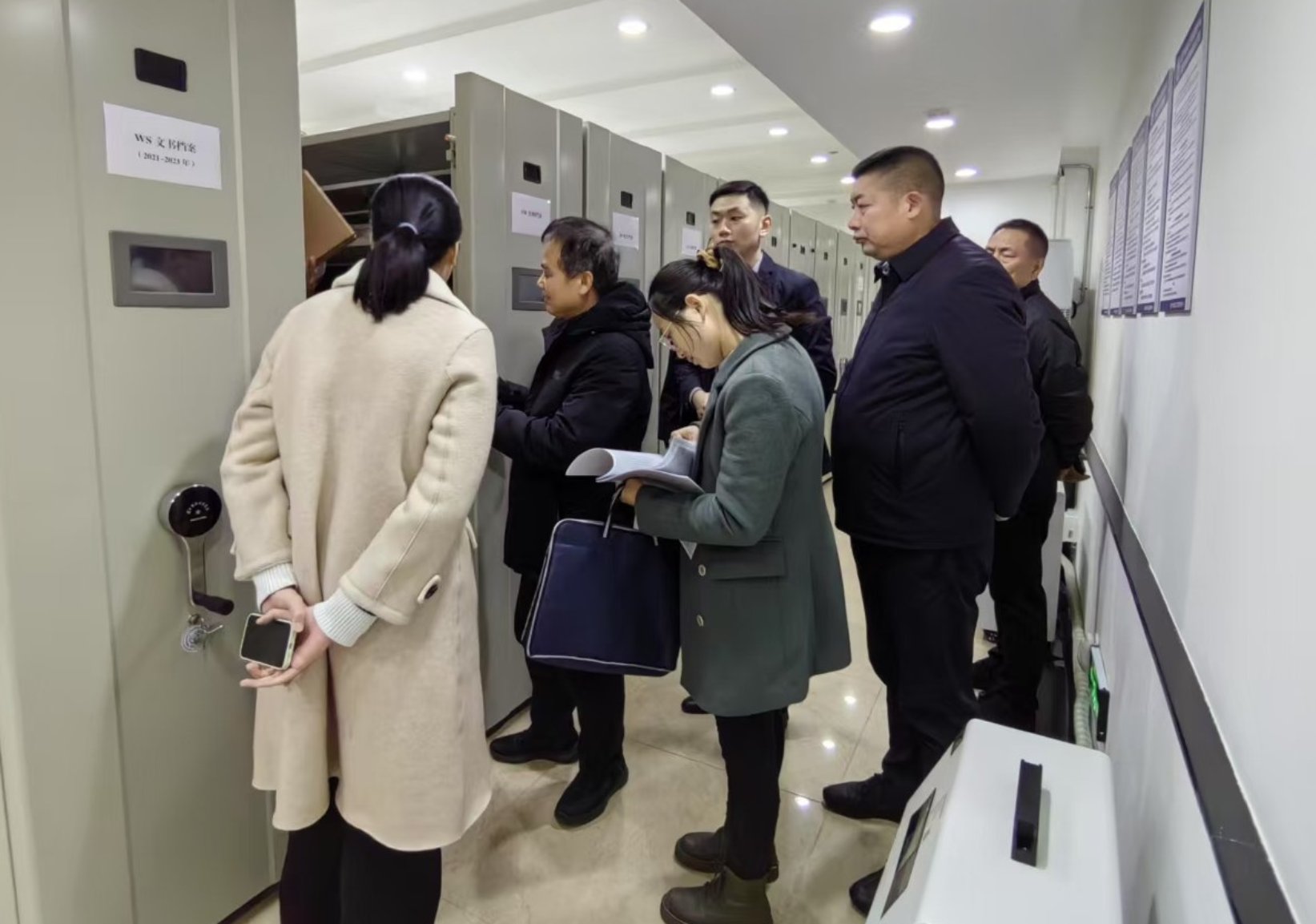 自治區(qū)檔案館專家現(xiàn)場(chǎng)指導(dǎo)檔案工作