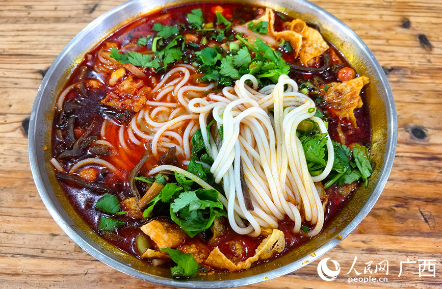 發(fā)源于柳州街頭的螺螄粉。人民網(wǎng) 付華周攝