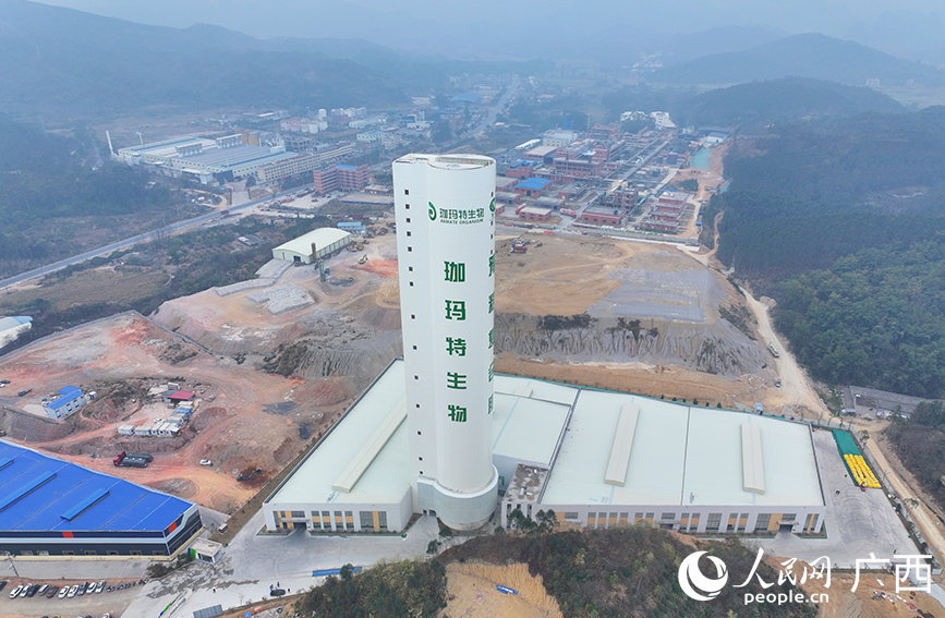 建設中的興業(yè)縣輕化產業(yè)園。人民網 付華周攝