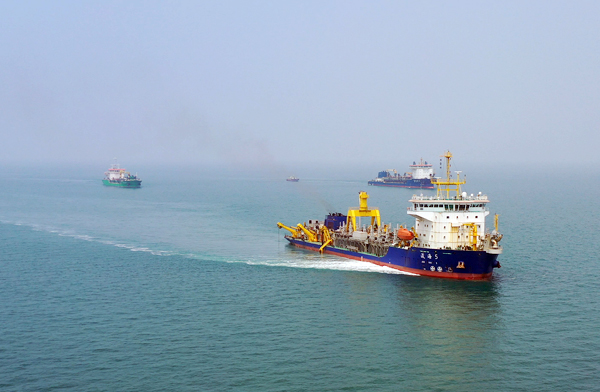 “浚海5”等三艘施工船舶“三箭齊發(fā)”