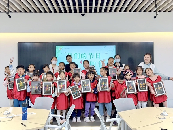 合影。廣西博物館供圖