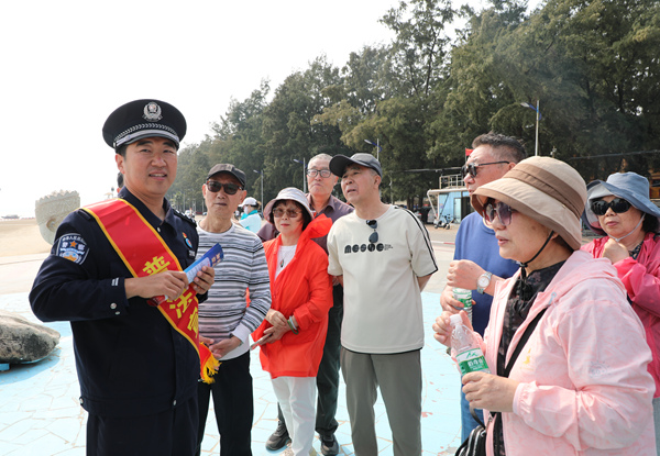 民警在金灘開展國家安全宣傳。