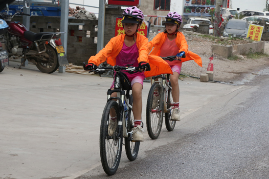 賽場(chǎng)上的小騎手