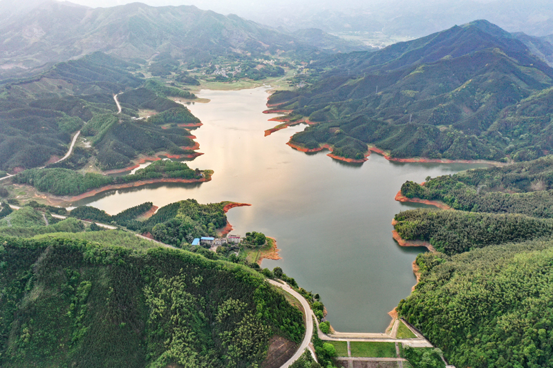 4月21日，全州縣石枧水庫壯美風光。