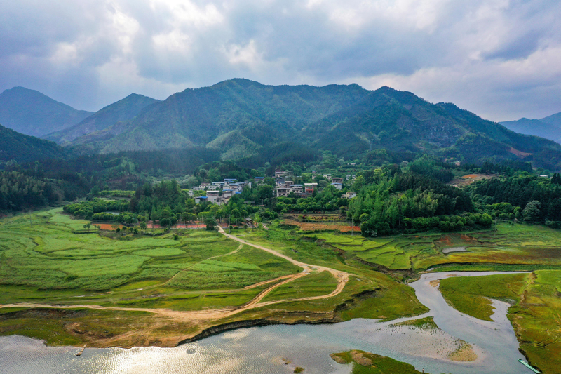 4月21日，全州縣石枧水庫壯美風(fēng)光。