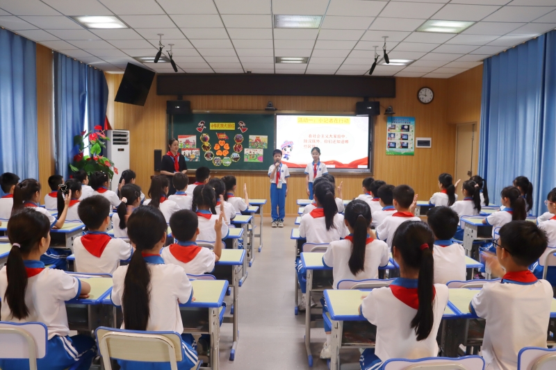 鳳凰小學(xué)把鑄牢中華民族共同體意識(shí)教育融入思政課程。王芙淑攝