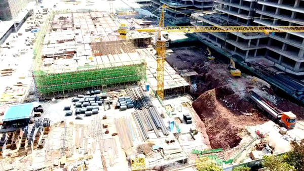 平桂區(qū)兩業(yè)融合展銷中心建設(shè)項目CDH棟施工建設(shè)現(xiàn)場。