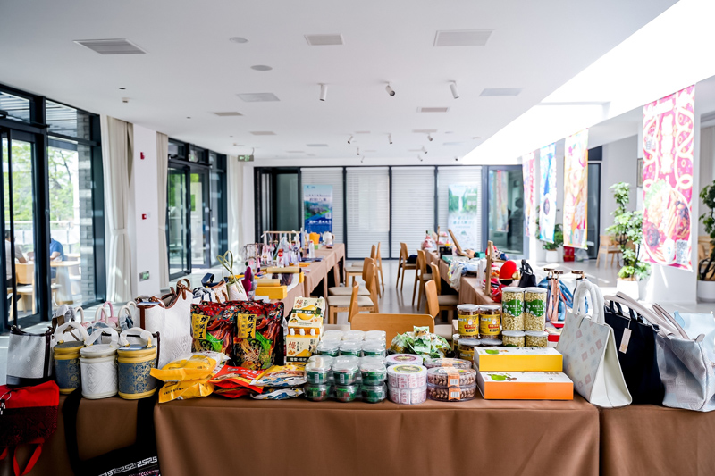 現(xiàn)場展示了眾多廣西好物。廣旅集團供圖