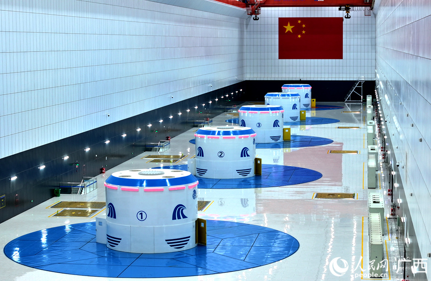 大藤峽水利發(fā)電廠右岸廠房。人民網(wǎng)記者 陳燕攝