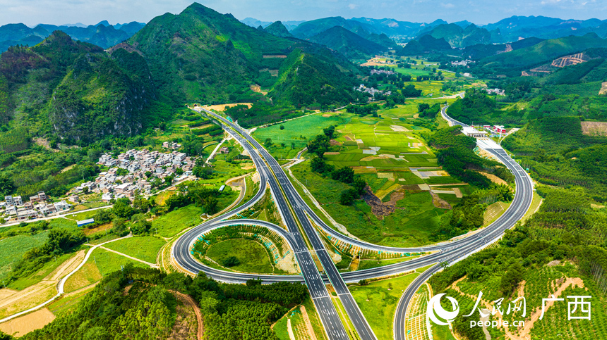 S65巴馬至田東高速公路印茶互通