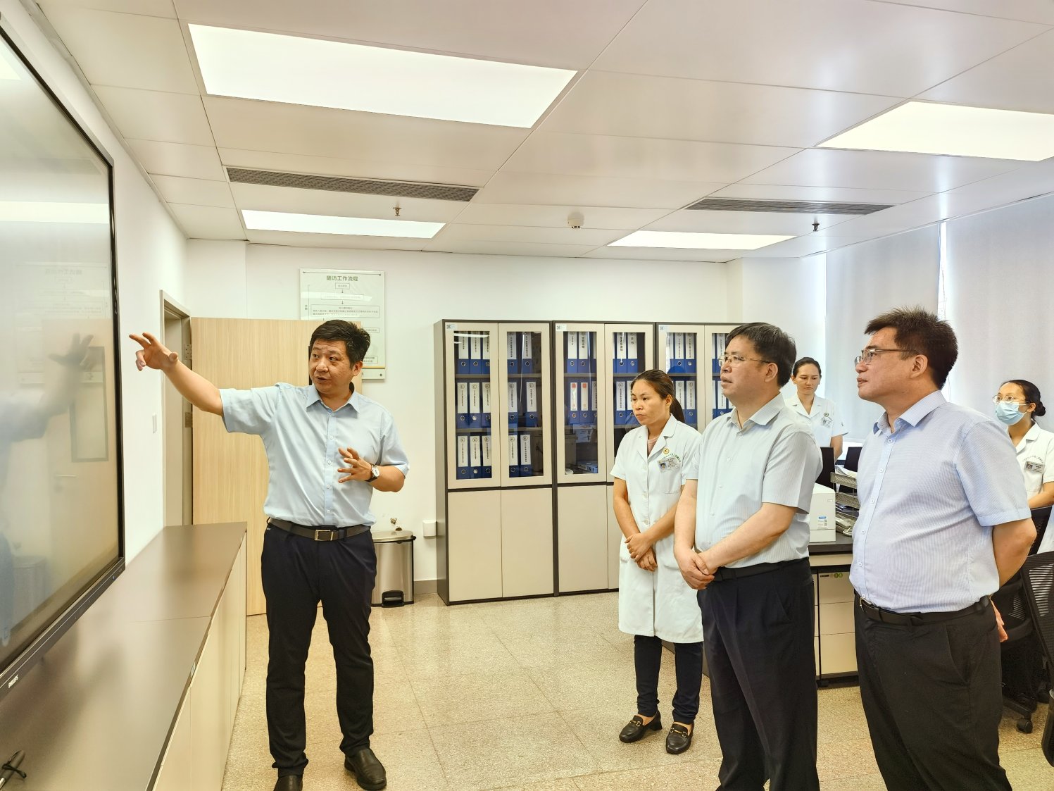5月14日，在廣西醫(yī)科大學(xué)第二附屬醫(yī)院移植醫(yī)學(xué)病區(qū)調(diào)研