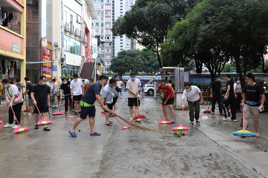 學(xué)校宿舍區(qū)災(zāi)后恢復(fù)。廣西現(xiàn)代職院供圖