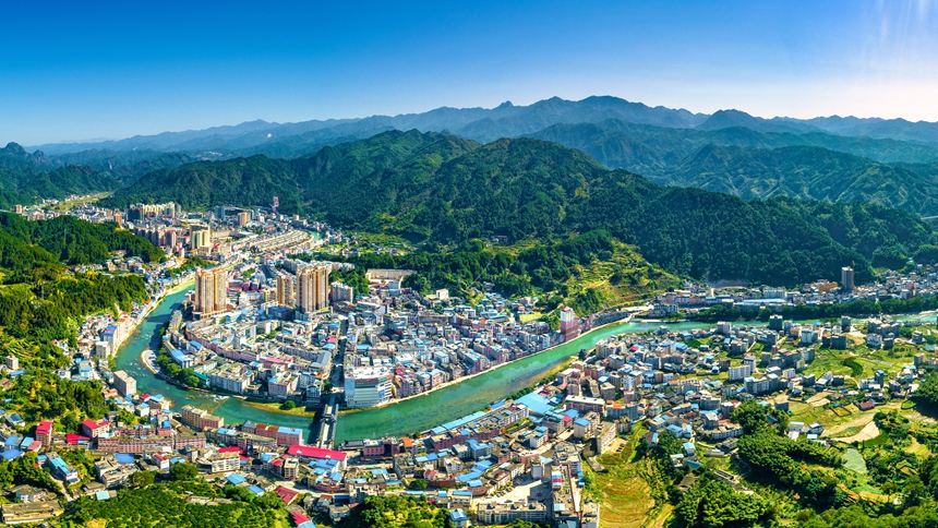 山環(huán)水繞資源美