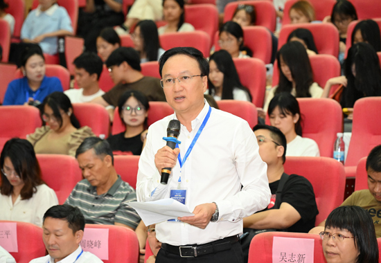 欽州市人大常委會副主任吳志新點評講話。譚乃豪攝