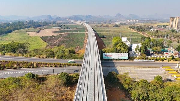 南憑高鐵崇憑段那桐雙線特大橋。