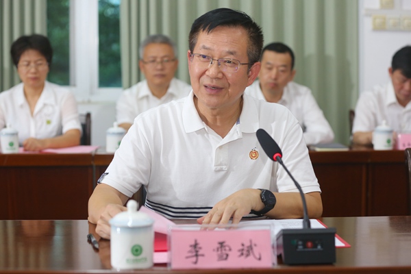 右江民族醫(yī)學(xué)院黨委書(shū)記李雪斌致歡迎辭。麻霄漢攝