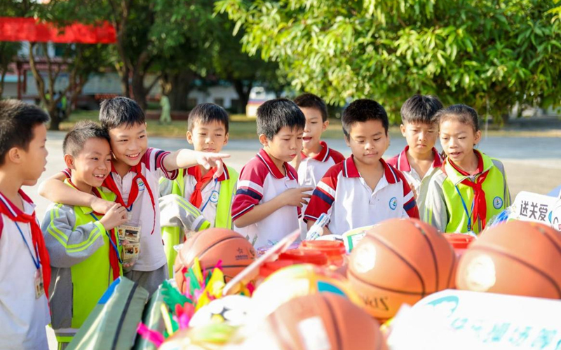 “公益體彩 快樂操場”廣西公益活動助力青少年體育發(fā)展 。廣西體彩中心供圖
