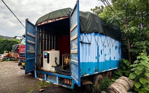 被查扣的“黑加油車”