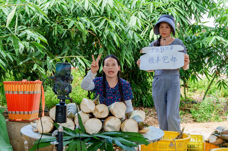 直播現(xiàn)場。梁山攝