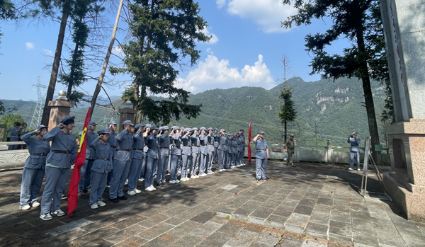 實踐團開展愛國主義教育。桂林醫(yī)科大學(xué)供圖