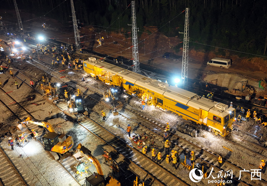 馬皇站第一階段站改施工現(xiàn)場(chǎng)。