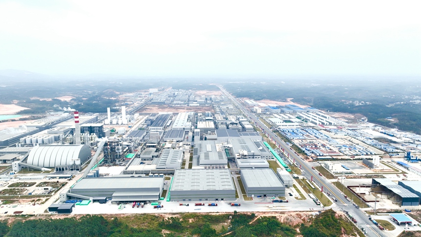 玉林龍?zhí)杜R港產(chǎn)業(yè)園區(qū)一角