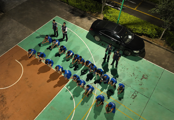 防城港市公安局抓獲一批主要犯罪嫌疑人。李聰攝