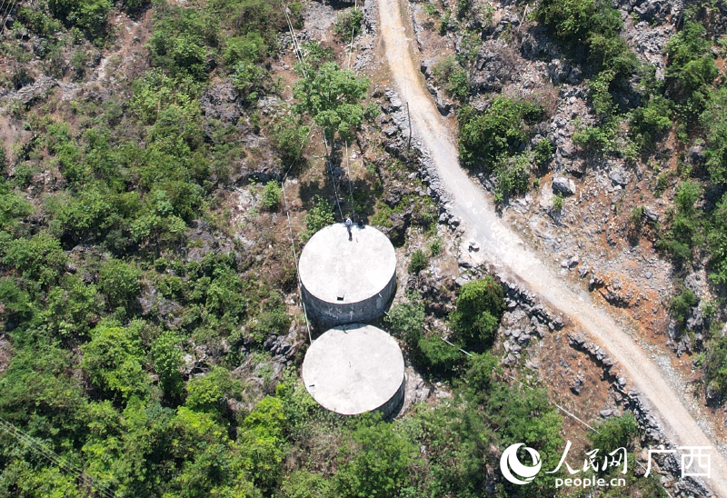 航拍集中水柜。人民網(wǎng) 梁章暉攝