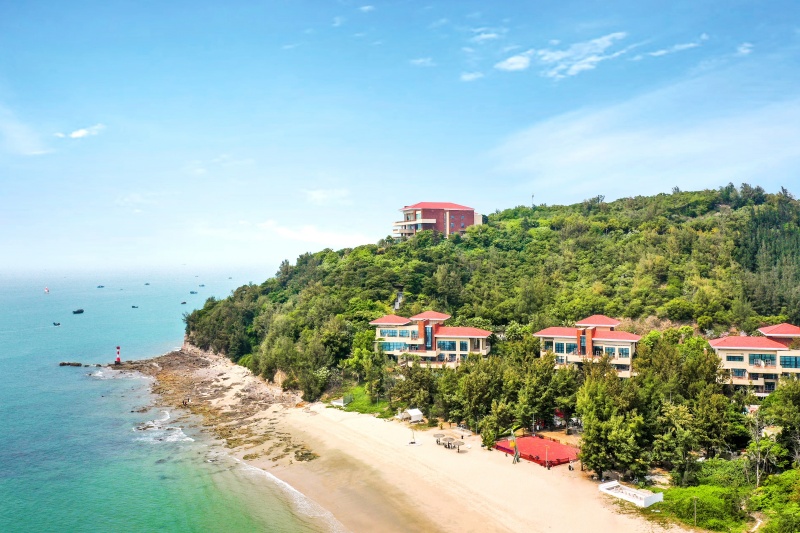 廣旅集團旗下廣悅華·冠嶺山莊坐落于北海冠頭嶺國家森林公園內，以“康養(yǎng)+”模式，打造全齡化旅居目的地，躋身北海文旅融合發(fā)展的標桿之作。廣旅集團供圖