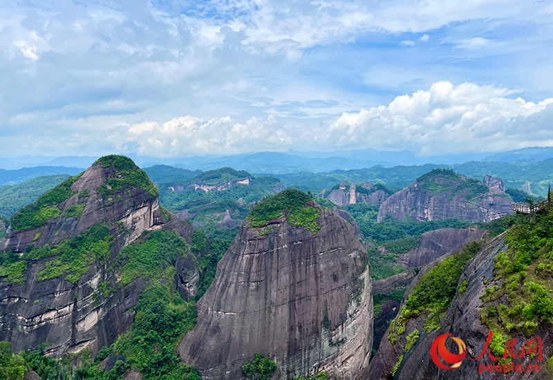 群峰如螺，蔚為壯觀。人民網(wǎng) 韋歡攝