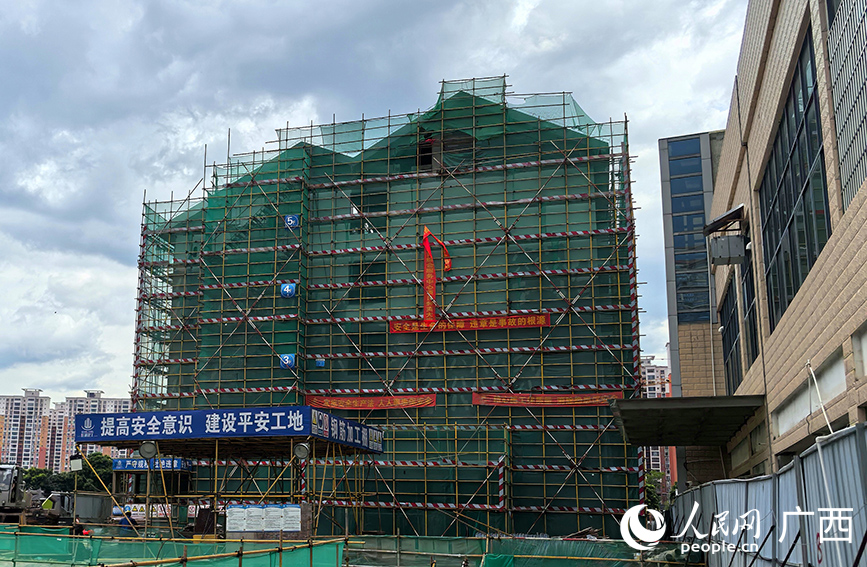 建設(shè)中的賀州市托育綜合服務(wù)中心。人民網(wǎng) 付華周攝