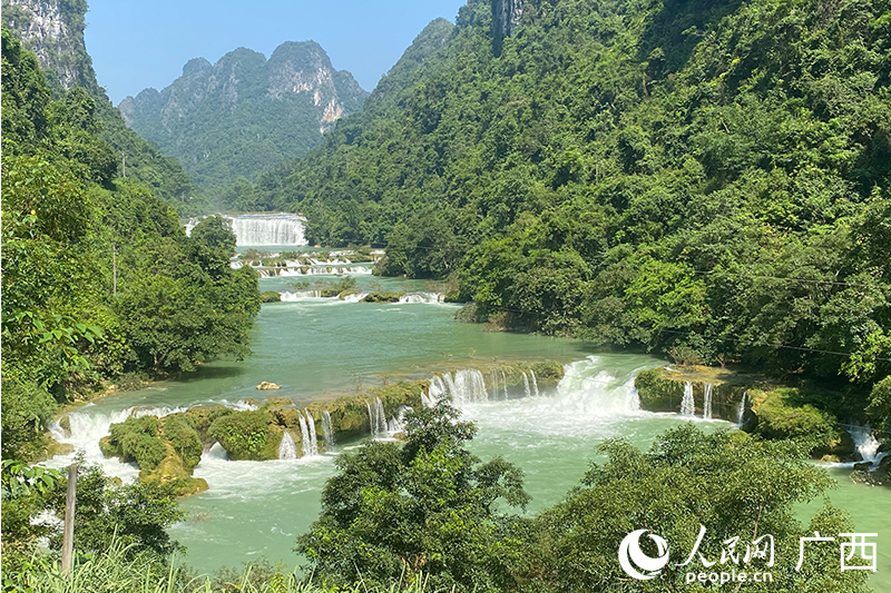 沙屯疊瀑。人民網(wǎng) 馮肖慧攝