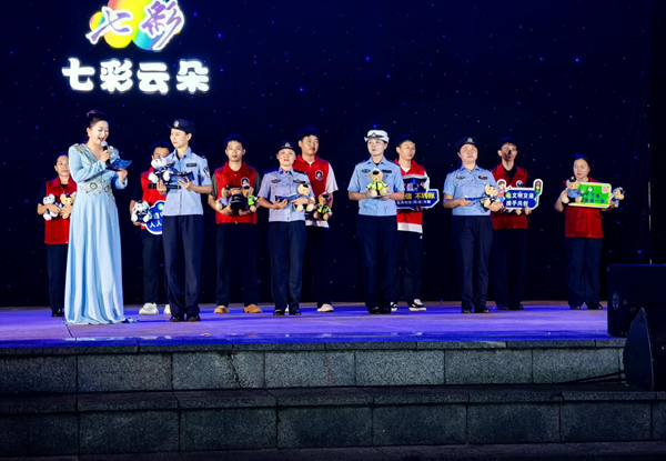 活動(dòng)現(xiàn)場。荔浦市公安局供圖