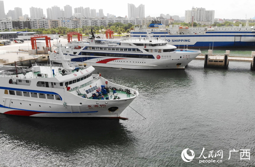 北潿航線停航船舶回到北海港避風(fēng)