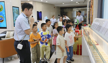 農(nóng)行南寧南湖支行開(kāi)展“小小銀行家”金融宣傳教育活動(dòng)