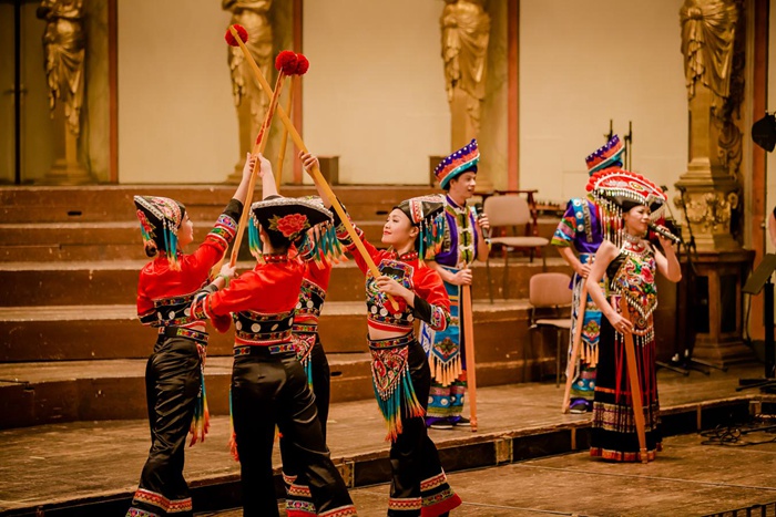 圖為馬山壯族三聲部民歌到奧地利維也納金色大廳展演并榮獲金獎