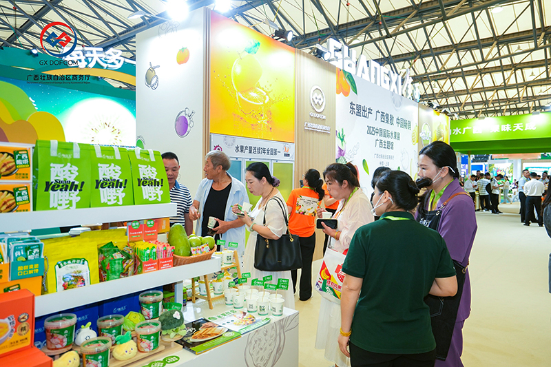 觀眾在參觀廣西主題館。主辦方供圖