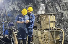 四隊(duì)首次大規(guī)模承接礦山坑內(nèi)鉆項(xiàng)目