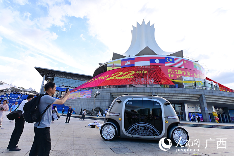 車輛在自動駕駛。人民網(wǎng) 雷琦竣攝