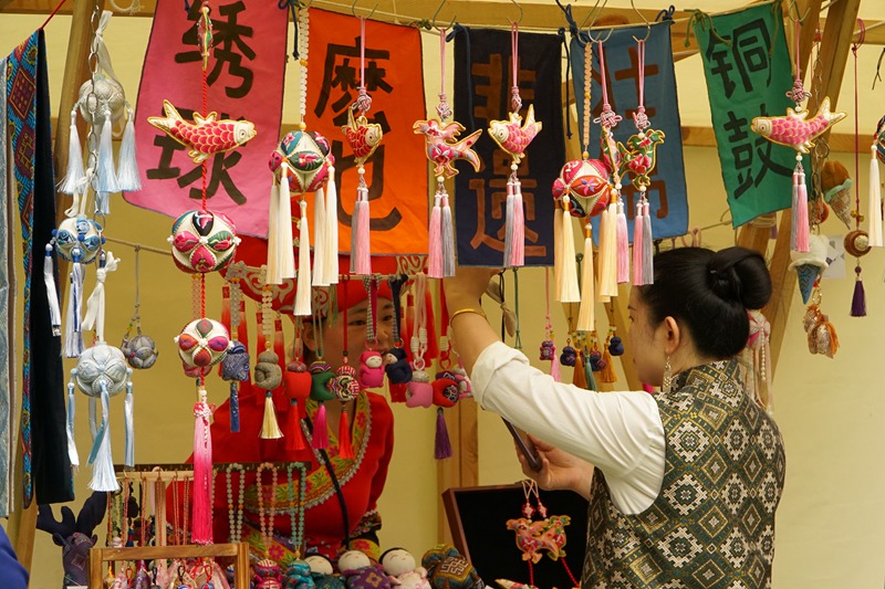 非遺文創(chuàng)市集。王彩瑩攝