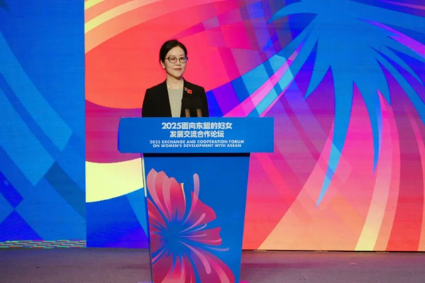 廣西壯族自治區(qū)婦聯(lián)黨組書記、主席胡晶波