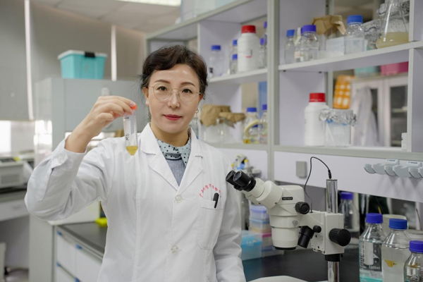 二級研究員、廣西科學院生物科學與技術研究所副所長房文霞