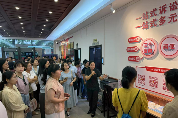 辦人民滿意的家長學(xué)校